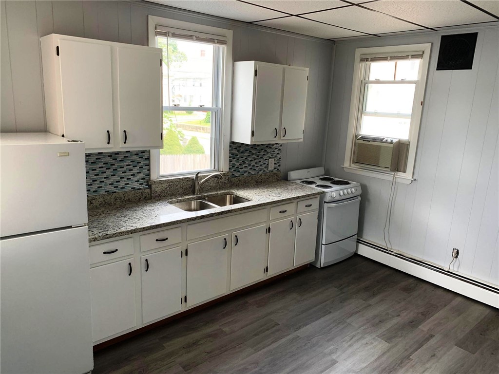 38 Lawrence Street Pawtucket, RI 02860 - Photo 15 of 39