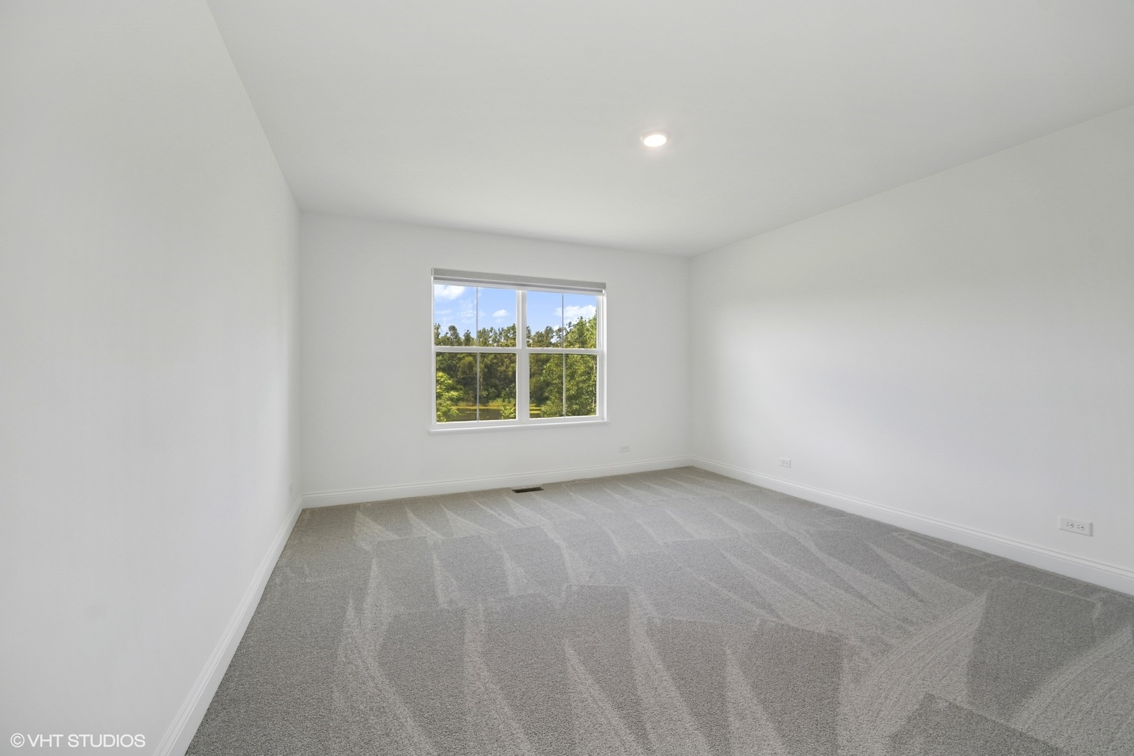 117 Hedgerow Drive Elgin, IL 60124 - Photo 16 of 26 an empty room with windows