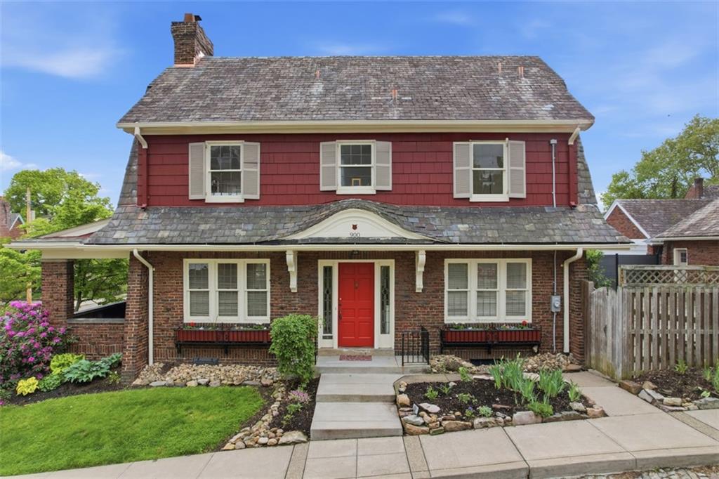 Welcome to 900 Wellesley Road!