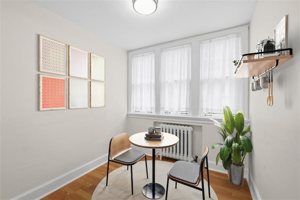900 Wellesley Road Pittsburgh, PA 15206 - Photo 12 of 48 Breakfast Nook - Staged