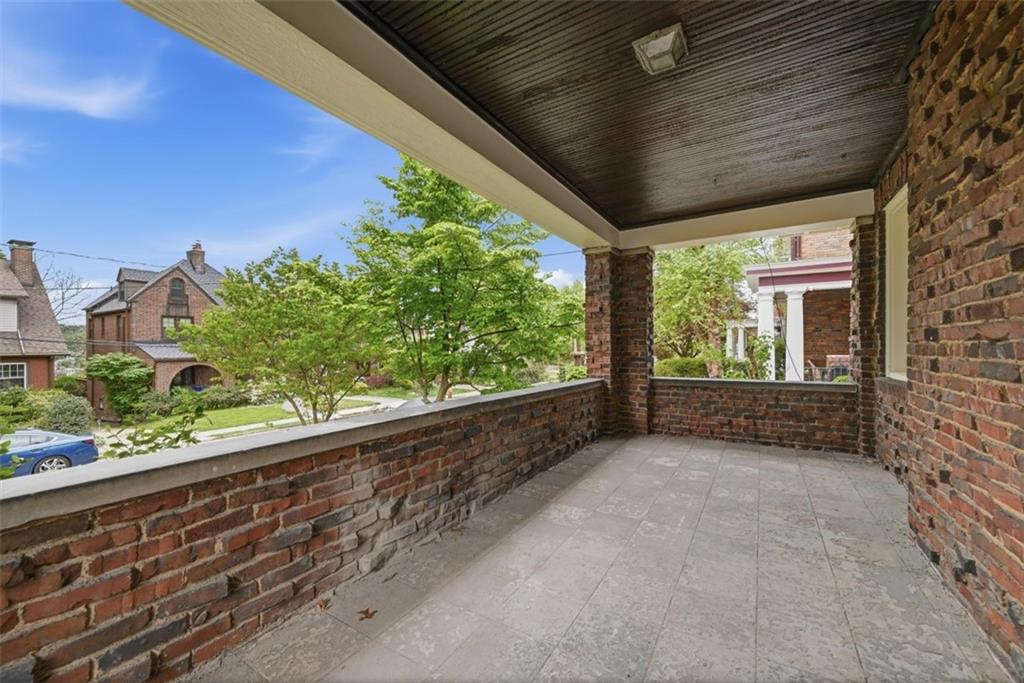 900 Wellesley Road Pittsburgh, PA 15206 - Photo 22 of 48 Alternate View of the Private Side Porch