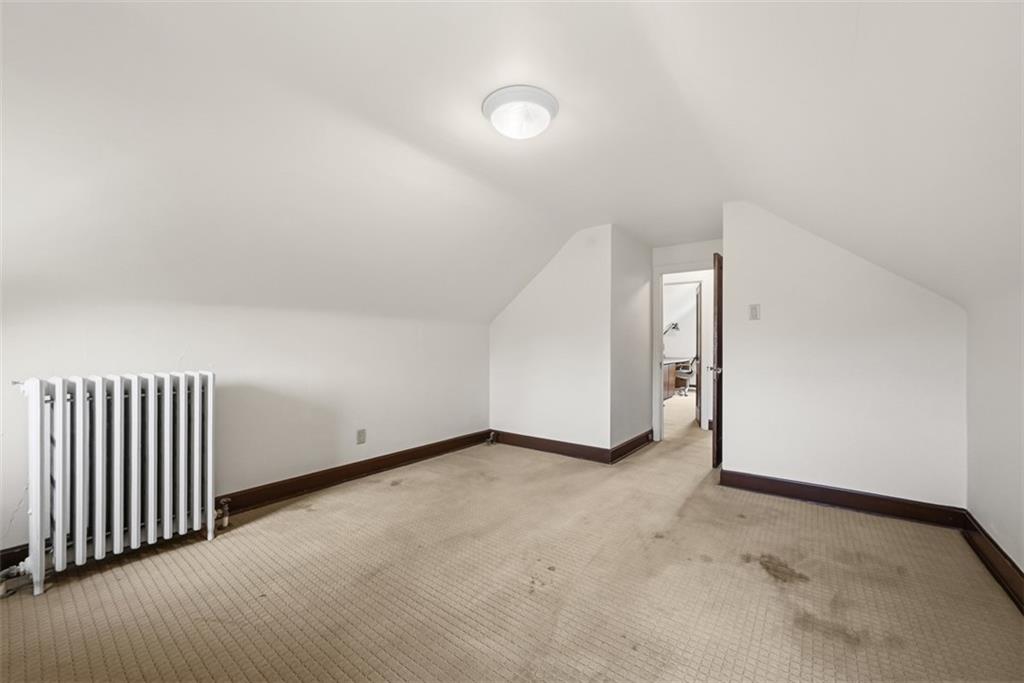 900 Wellesley Road Pittsburgh, PA 15206 - Photo 38 of 48 Third Floor Bedroom