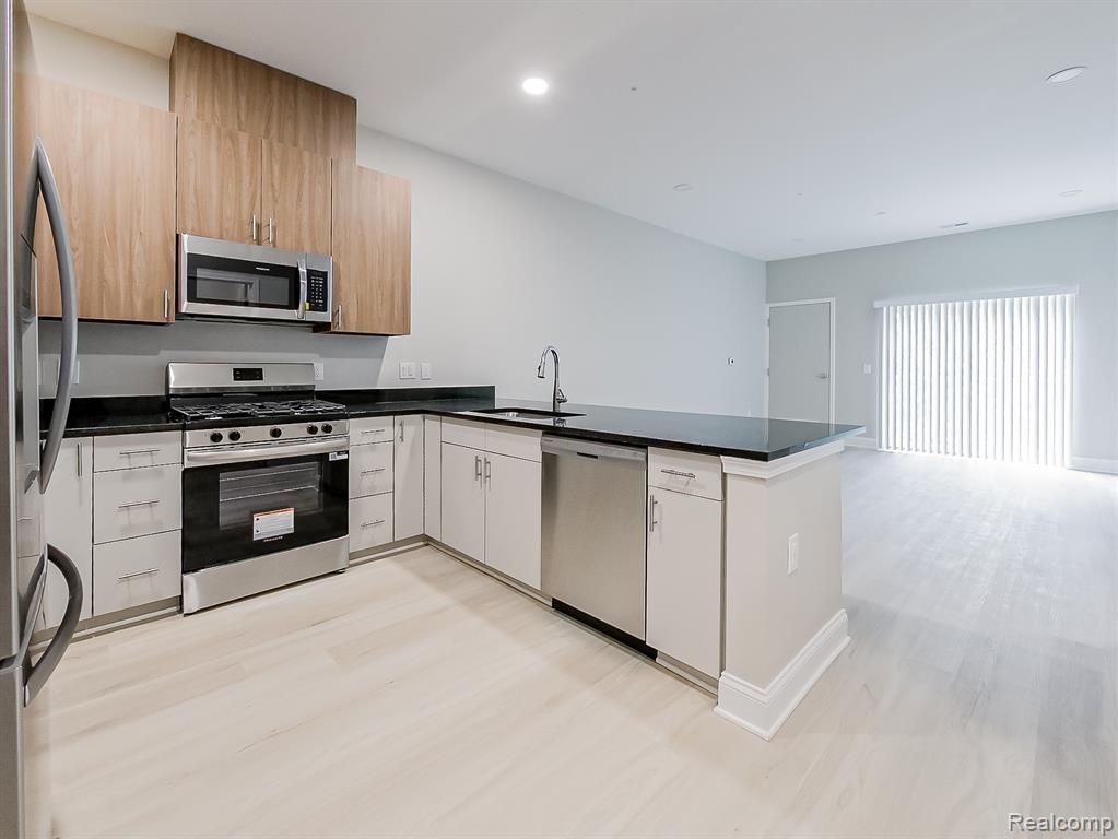 31480 Warren Road, Unit 302 Westland, MI 48185 - Photo 6 of 33