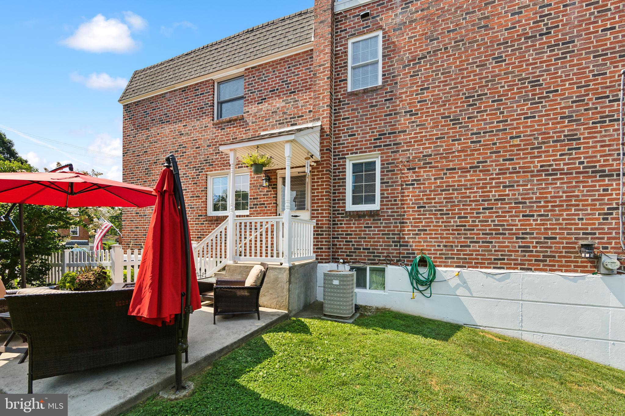 11910 Stevens Road Philadelphia, PA 19116 - Photo 19 of 23 Side Exterior View
