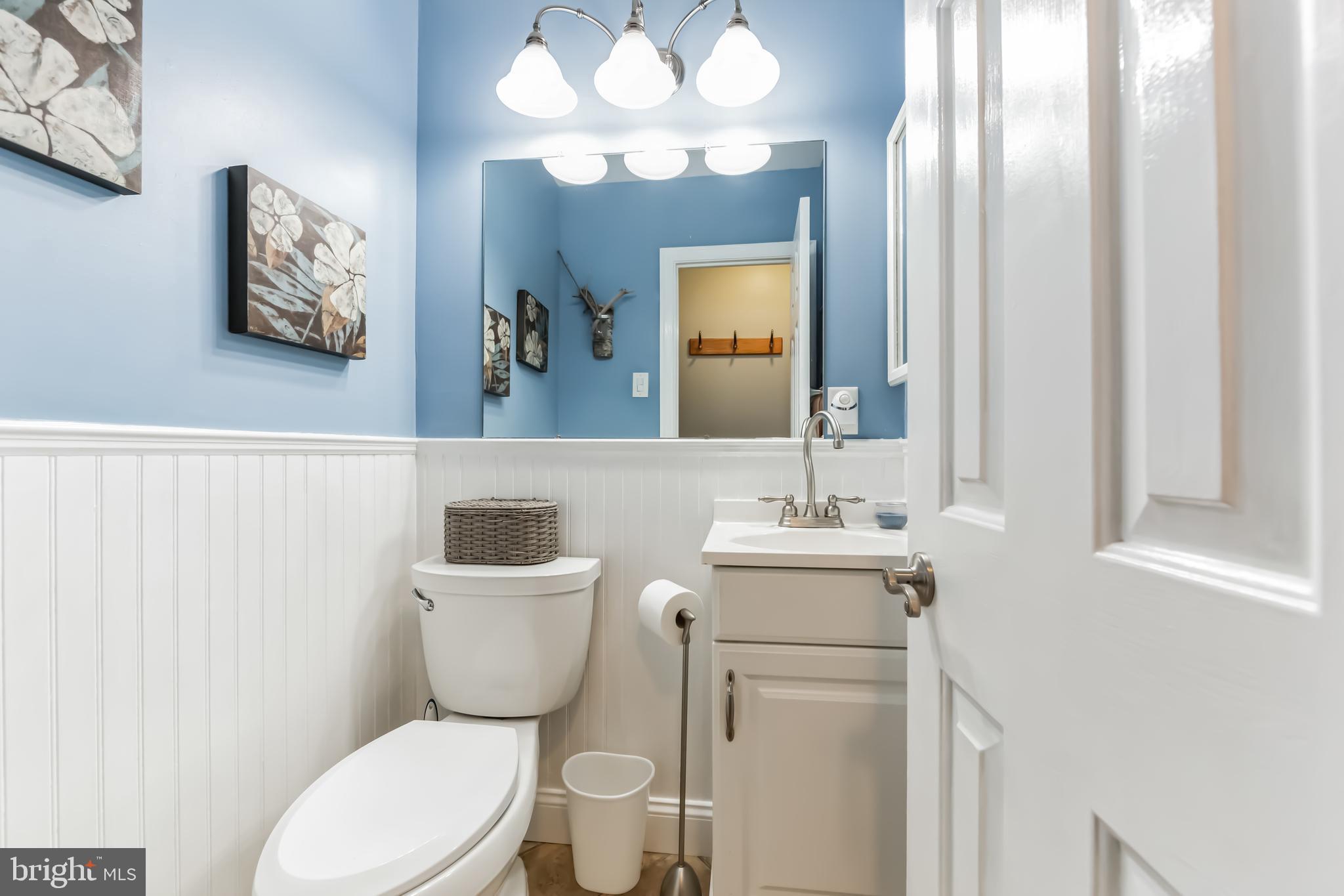11910 Stevens Road Philadelphia, PA 19116 - Photo 7 of 23 First Floor 1/2 Bath
