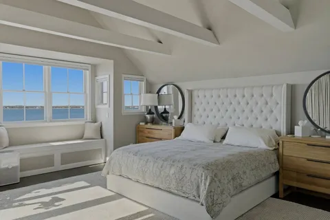 $4,750,000 | 688 Dune Road, West Hampton Dunes, NY 11978