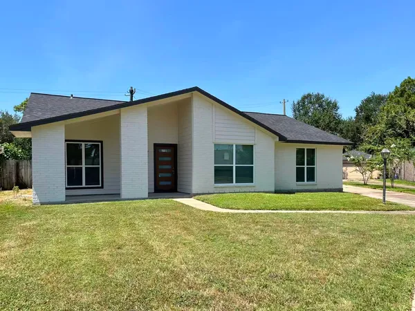$2,350 | 2910 Cherry Hills Drive, Missouri City, TX 77459