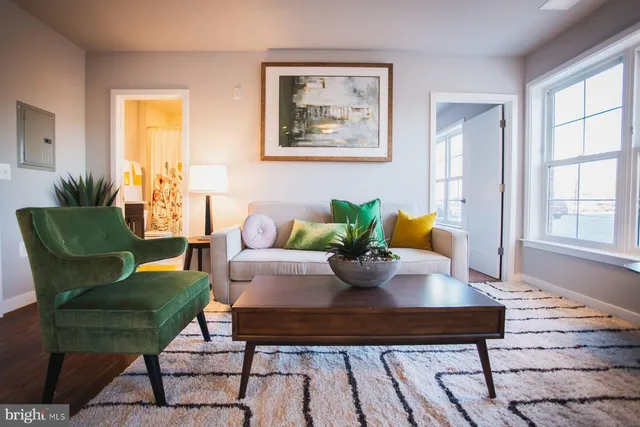 $1,999 | 607 7th Street, Unit 100 201, Laurel, MD 20707