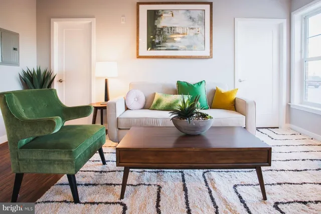 $1,999 | 607 7th Street, Unit 100 201, Laurel, MD 20707