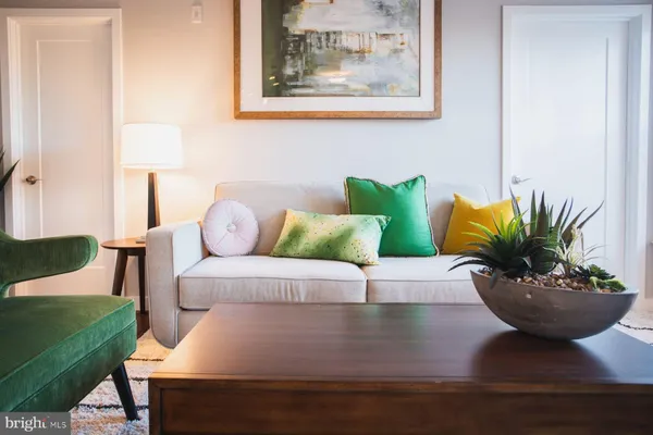 $1,999 | 607 7th Street, Unit 304, Laurel, MD 20707