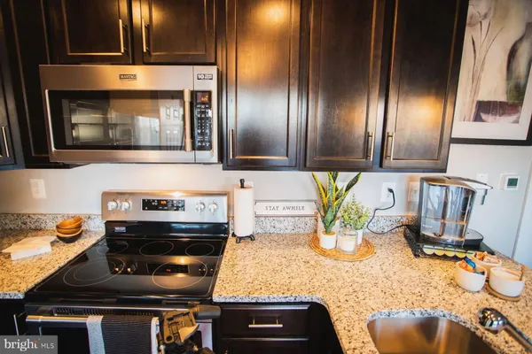 $1,999 | 607 7th Street, Unit 304, Laurel, MD 20707