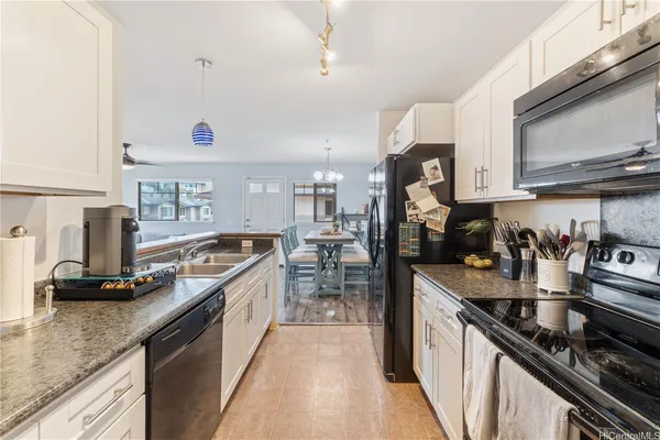 $3,100 | 91-1015 Kamaaha Avenue, Unit 208, Kapolei, HI 96707