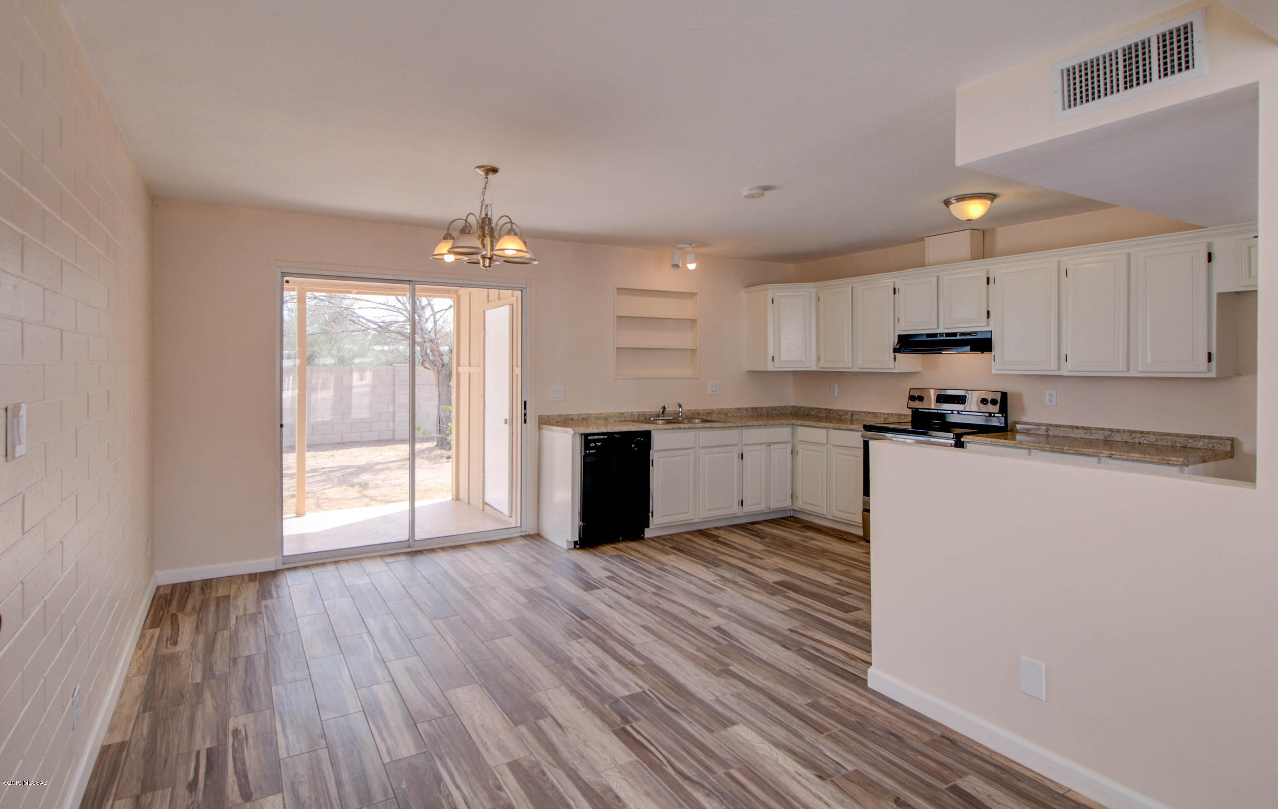 1857 West Saxony Road Tucson, AZ 85713 - Photo 6 of 32 Gallery Image 6