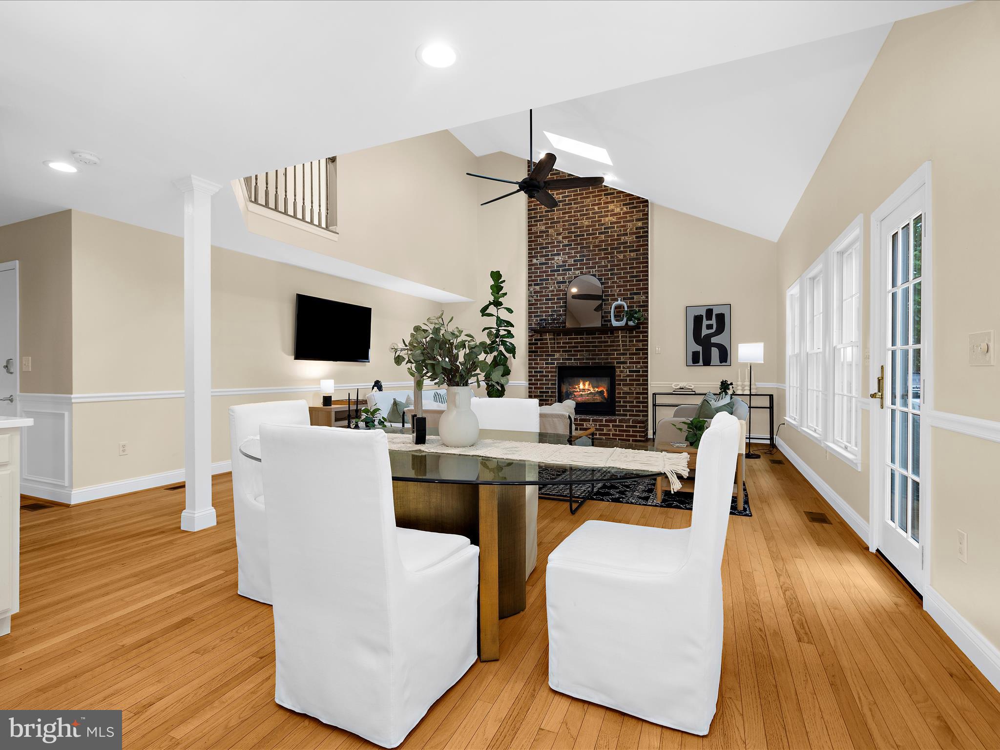 2724 Howard Grove Road Davidsonville, MD 21035 - Photo 9 of 51 Kitchen Table