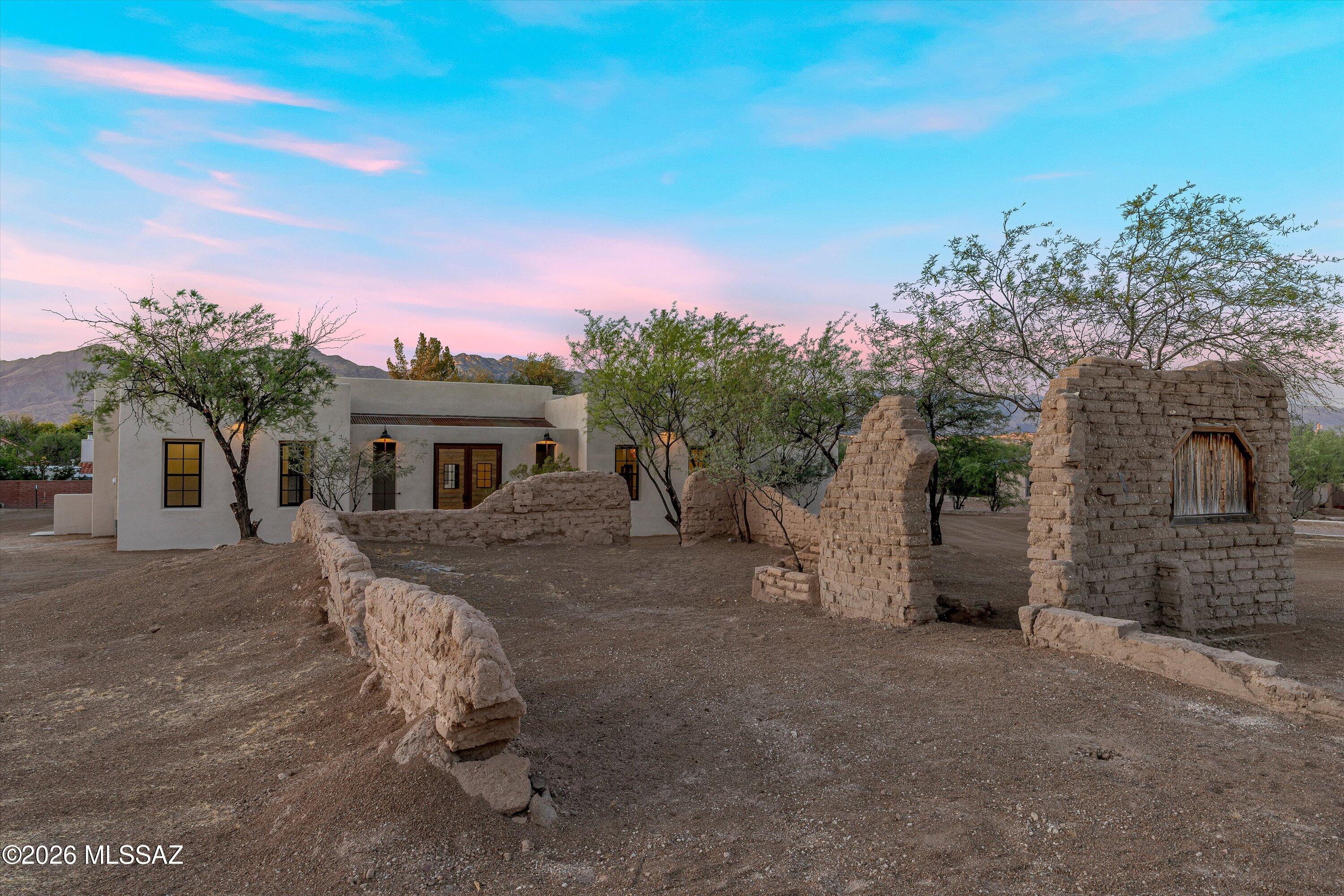 5259 East Fort Lowell Road Tucson, AZ 85712 - Photo 41 of 50 a view of a house with a garden
