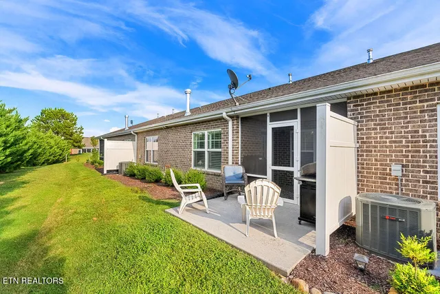 $403,000 | 422 Larkspur Way, Sevierville, TN 37862