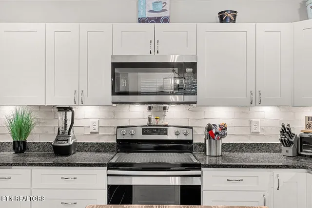 $403,000 | 422 Larkspur Way, Sevierville, TN 37862