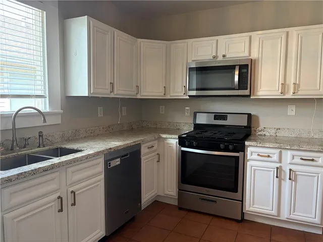 $1,700 | 809 Greenwood Drive, New Orleans, LA 70124