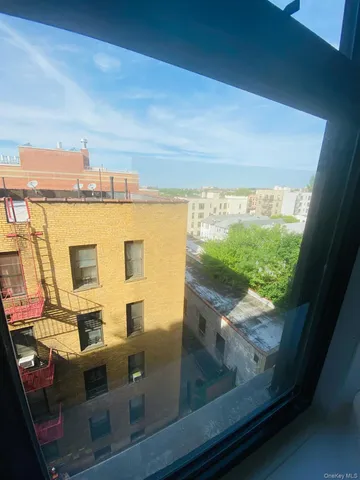 $559,000 | 61-09 39th Avenue, Unit J5 | Woodside