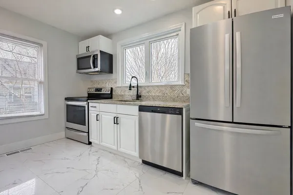 $285,000 | 9820 South California Avenue, Evergreen Park, IL 60805