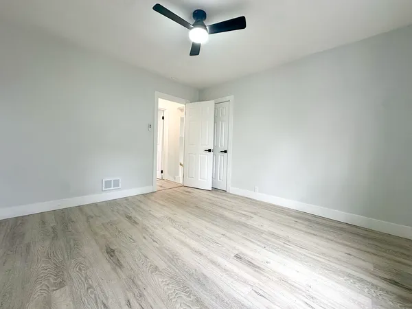 $285,000 | 9820 South California Avenue, Evergreen Park, IL 60805