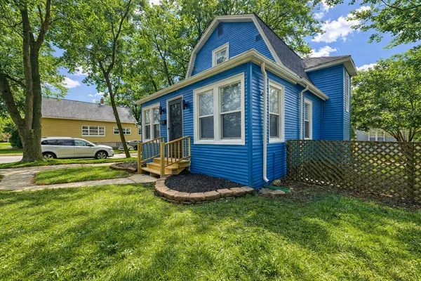 $285,000 | 9820 South California Avenue, Evergreen Park, IL 60805
