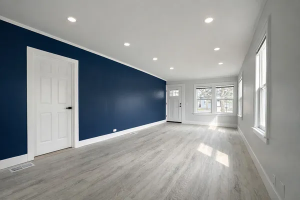 $285,000 | 9820 South California Avenue, Evergreen Park, IL 60805