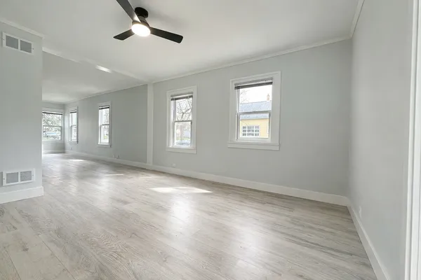 $285,000 | 9820 South California Avenue, Evergreen Park, IL 60805