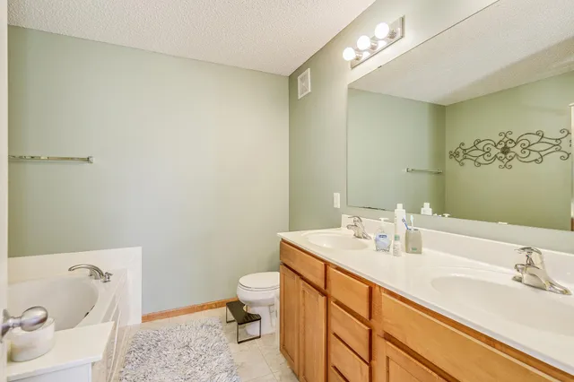$310,000 | 10808 Hawthorn Trail, Unit A, Woodbury, MN 55129