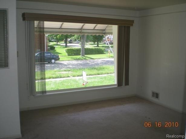 29070 Beechnut Street Inkster, MI 48141 - Photo 2 of 15 Living Room 1