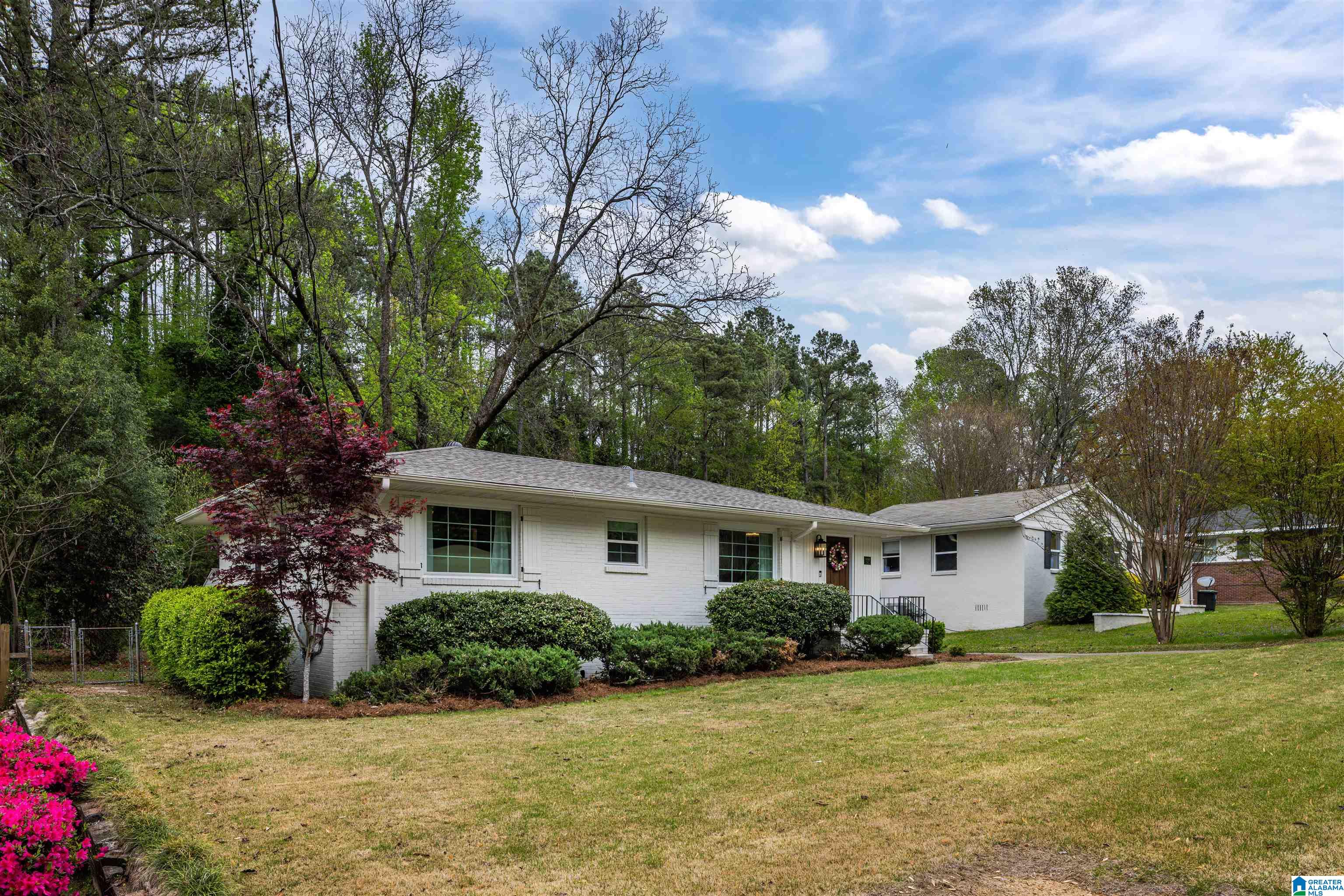 1512 Cresthill Road Birmingham, AL 35213 - Photo 3 of 38