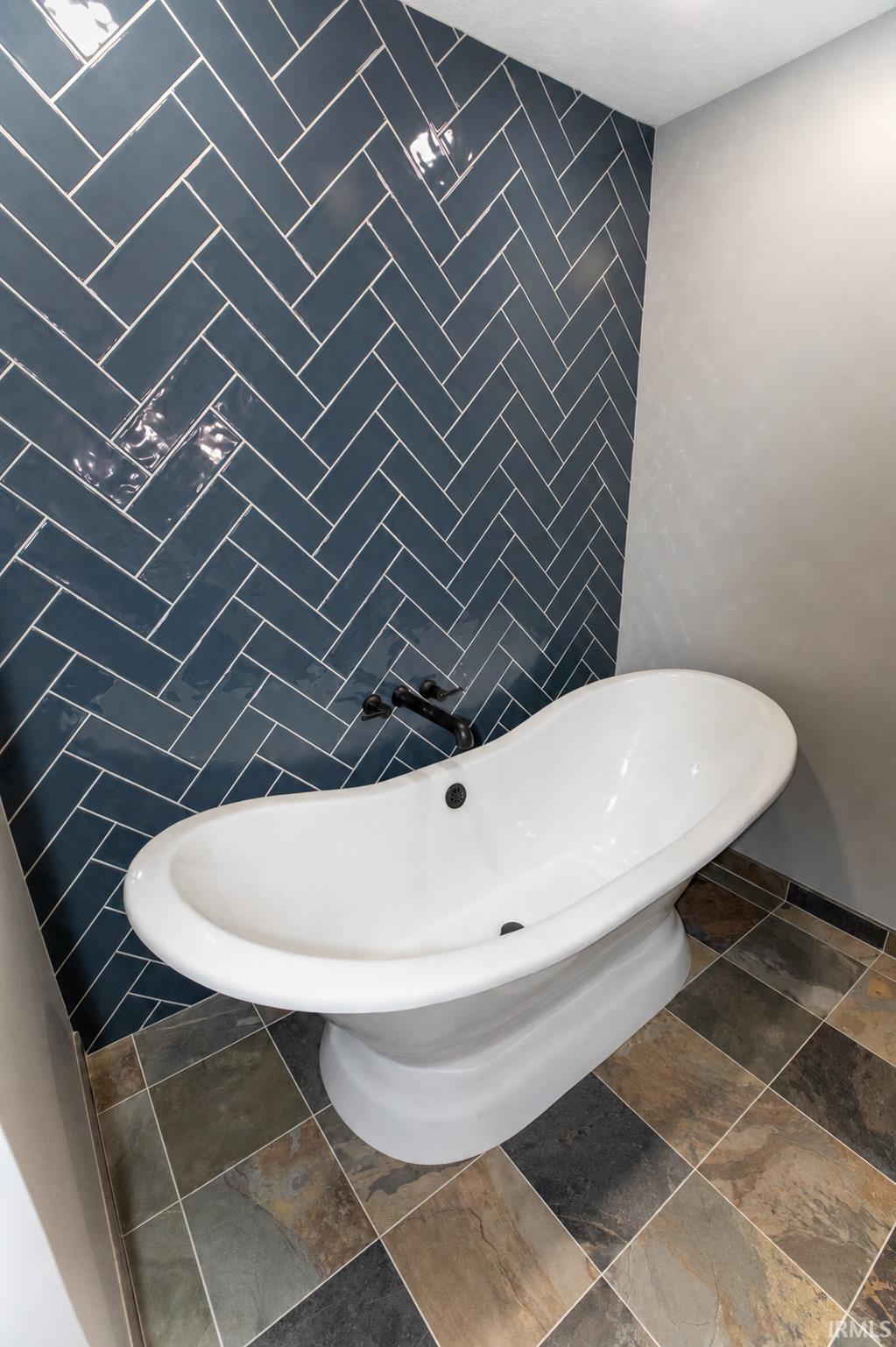 1500 Cardinal Circle Rochester, IN 46975 - Photo 11 of 29 Gallery Image 11