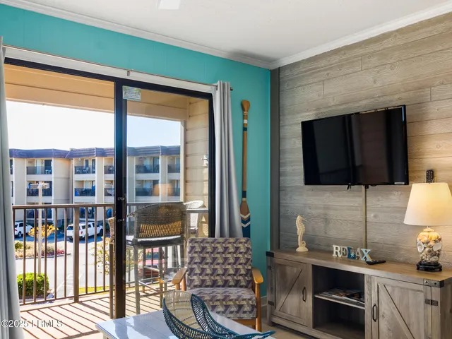 $298,000 | 40 Folly Field Road, Unit 246C, Hilton Head Island, SC 29928