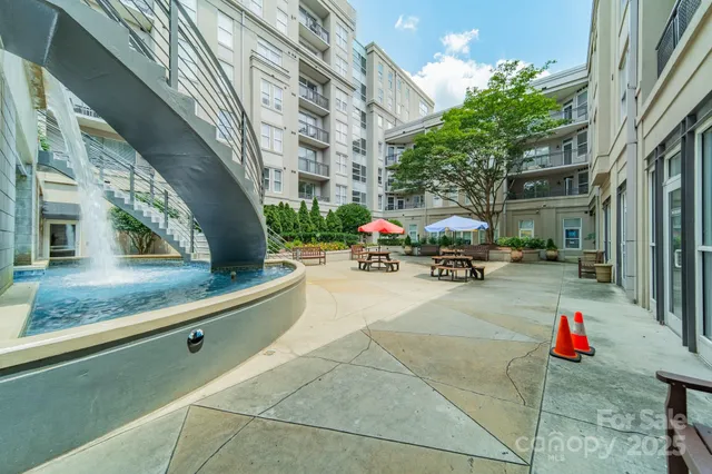 $300,000 | 1315 East Boulevard, Unit 327, Charlotte, NC 28203
