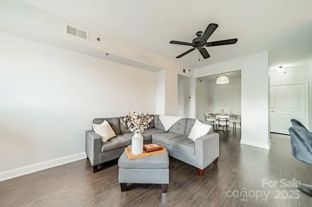 $300,000 | 1315 East Boulevard, Unit 327, Charlotte, NC 28203