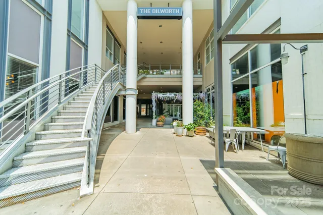 $300,000 | 1315 East Boulevard, Unit 327, Charlotte, NC 28203