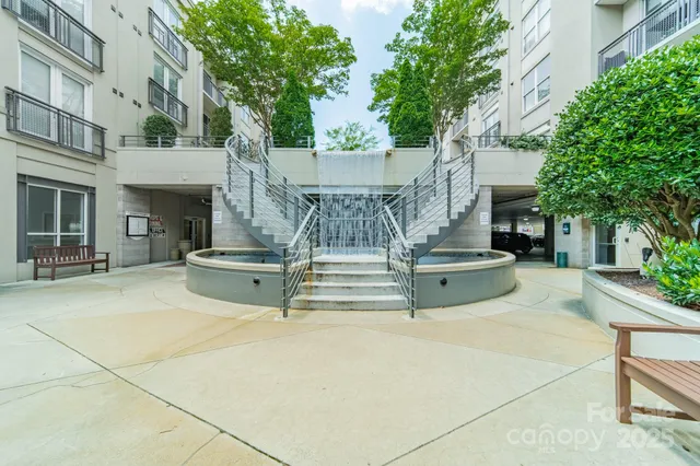 $300,000 | 1315 East Boulevard, Unit 327, Charlotte, NC 28203