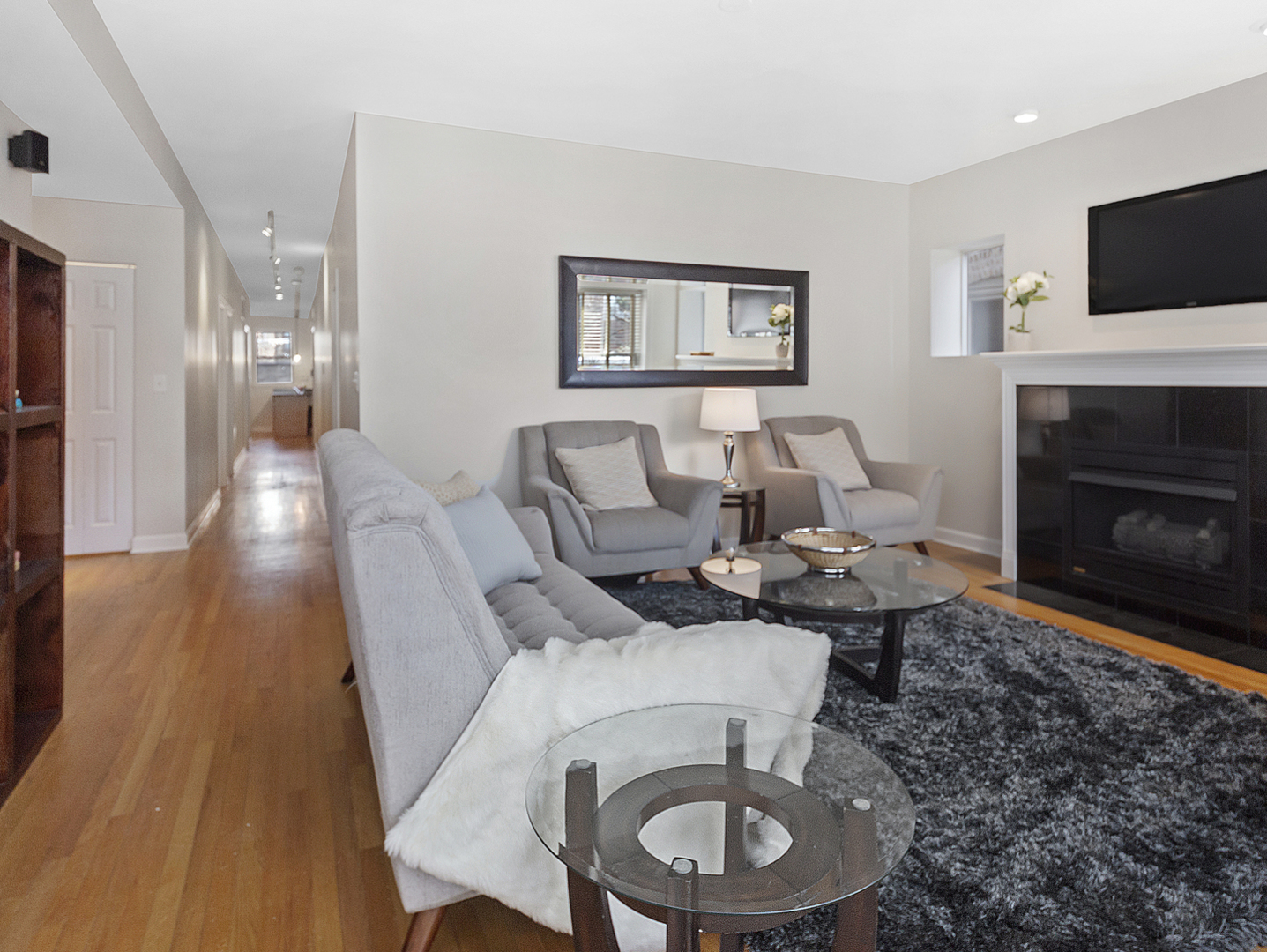 4411 North Beacon Street, Unit 1 Chicago, IL 60640 - Photo 2 of 15