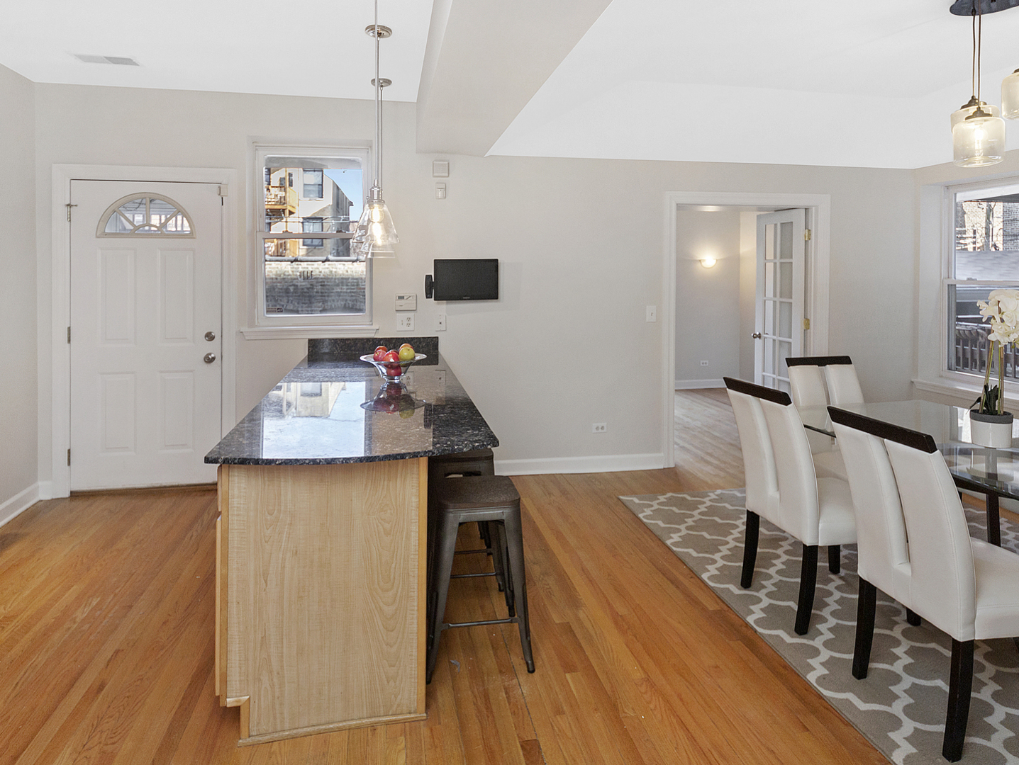 4411 North Beacon Street, Unit 1 Chicago, IL 60640 - Photo 5 of 15