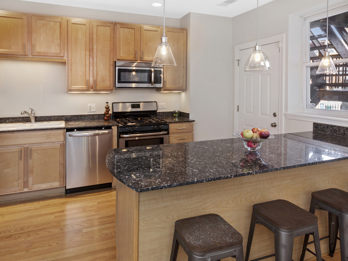 4411 North Beacon Street, Unit 1 Chicago, IL 60640 - Photo 6 of 15