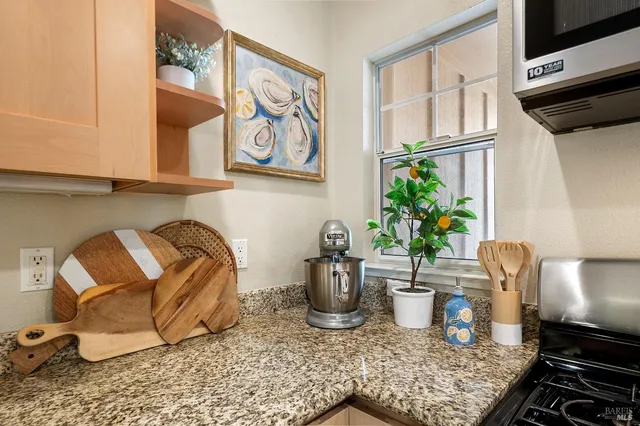 $499,000 | 162 Valley Oak Drive, Napa, CA 94558