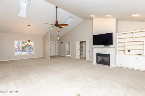 $515,000 | 253 Devonshire Avenue West, West End, NC 27376