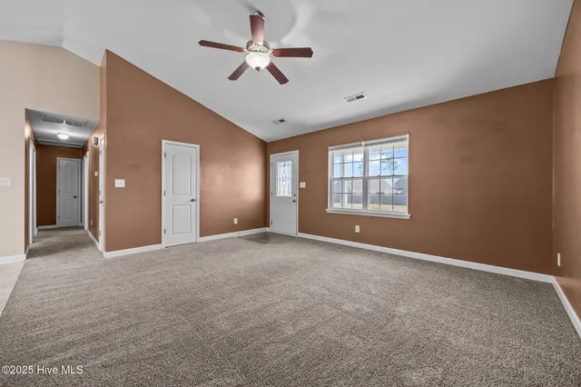 $1,600 | 156 Rosemary Avenue, Hubert, NC 28539