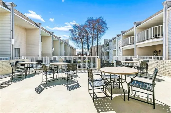 $185,000 | 3805 Houma Boulevard, Unit B203, Metairie, LA 70006