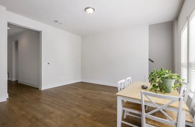 $2,275 | 13501 Metric Boulevard, Unit 16, Austin, TX 78727