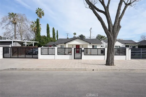 $1,599,999 | 8218 Encino Avenue, Northridge, CA 91325