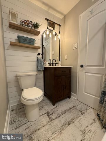 $220,000 | 760B Putnam Boulevard, Unit 31B, Wallingford, PA 19086