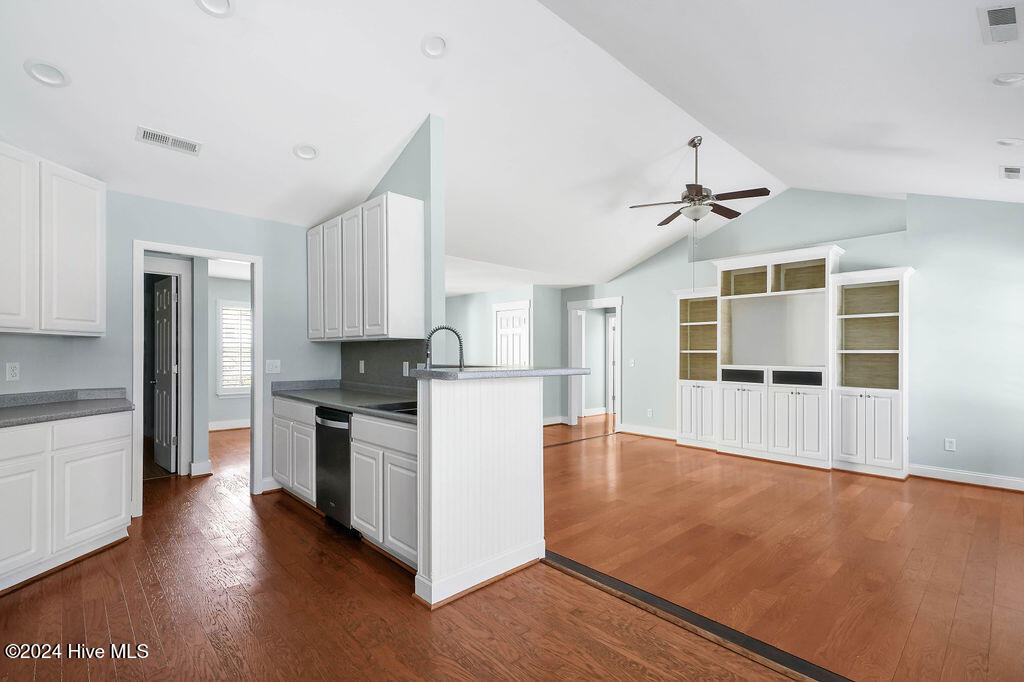 159 Emerald Ridge Drive Hampstead, NC 28443 - Photo 12 of 39 159EmeraldRidgeDrive-11