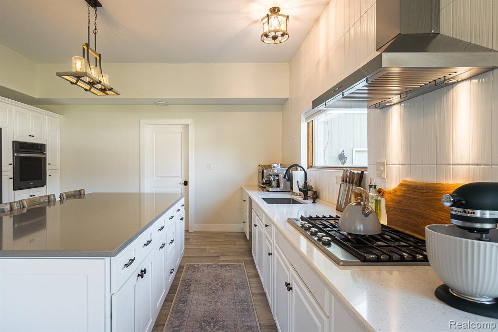 28706 West Nine Mile Road Farmington Hills, MI 48336 - Photo 17 of 51