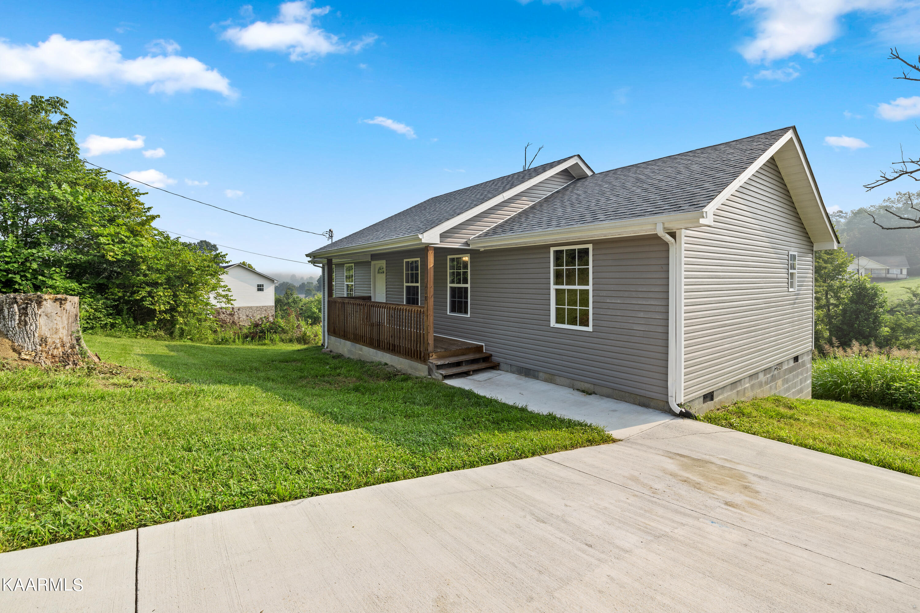 118 View Lane La Follette, TN 37766 - Photo 2 of 18 Positive Perceptions-2
